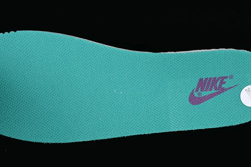 All Categories Nk SB Dunk Series Nk SB Dunk Low Low-top sneakers Nk SB Dunk Low "Chenille Swoosh" Chenille SB low-top sports and leisure sneakers DQ7683-100